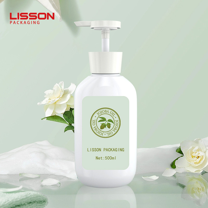 How to Design Custom Plastic Cosmetic Bottles That Showcase Your Brand